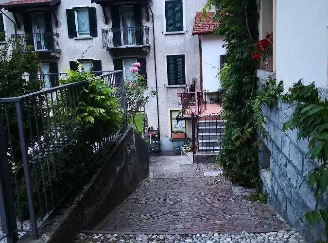 Residenza Se Son Rose Schignano (Como)